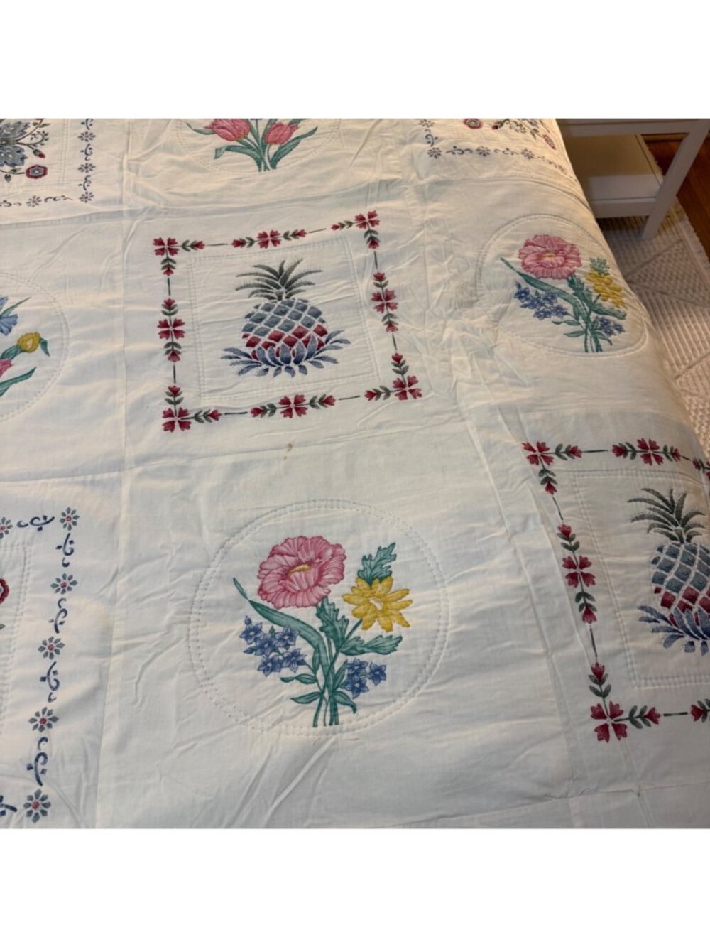 Vintage Hand Stitched Floral Queen Quilt – 78" x 64" - Picture 11 of 11